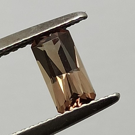 Granat colour change 1,11ct.