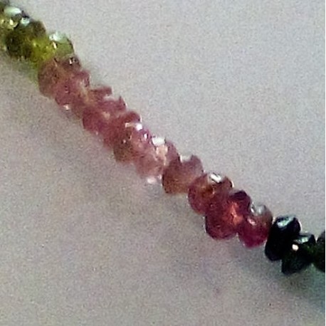 NECKLACE OF MULTICOLOR TURMALIN.